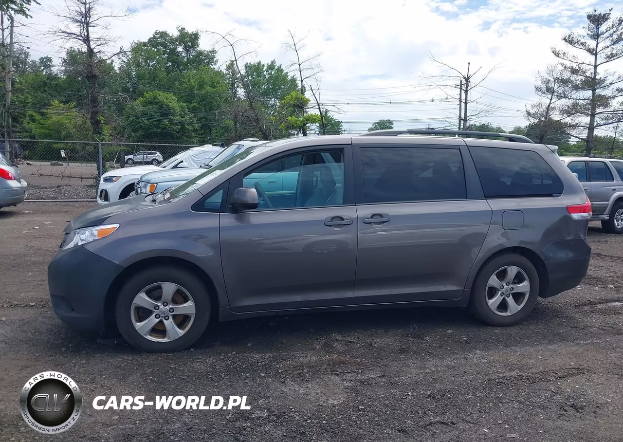 2013 Toyota Sienna Le V6 8 Passenger VIN:5TDKK3DC8DS344381 - 14