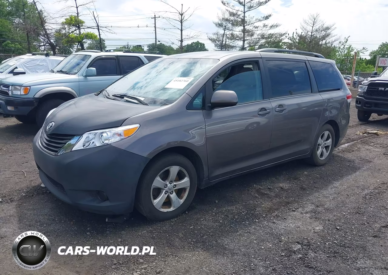 2013 Toyota Sienna Le V6 8 Passenger VIN:5TDKK3DC8DS344381 - 2