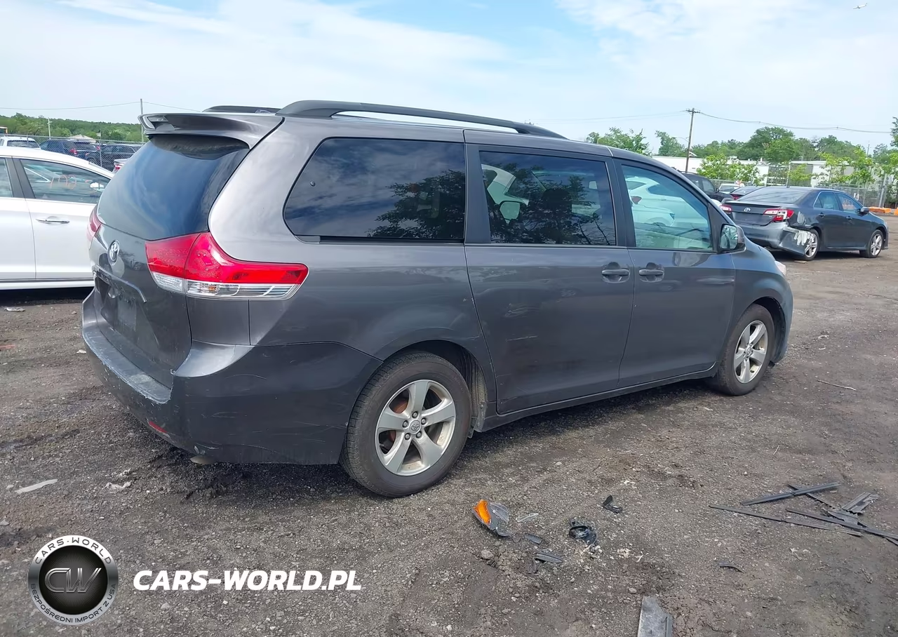 2013 Toyota Sienna Le V6 8 Passenger VIN:5TDKK3DC8DS344381 - 4
