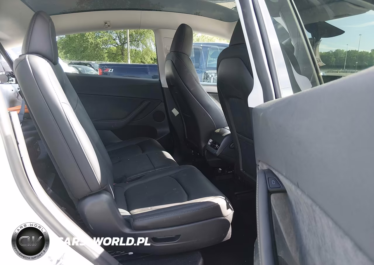 2024 Tesla Model Y Long Range Dual Motor All-Wheel Drive VIN:7SAYGAEE1RF132582 - 8