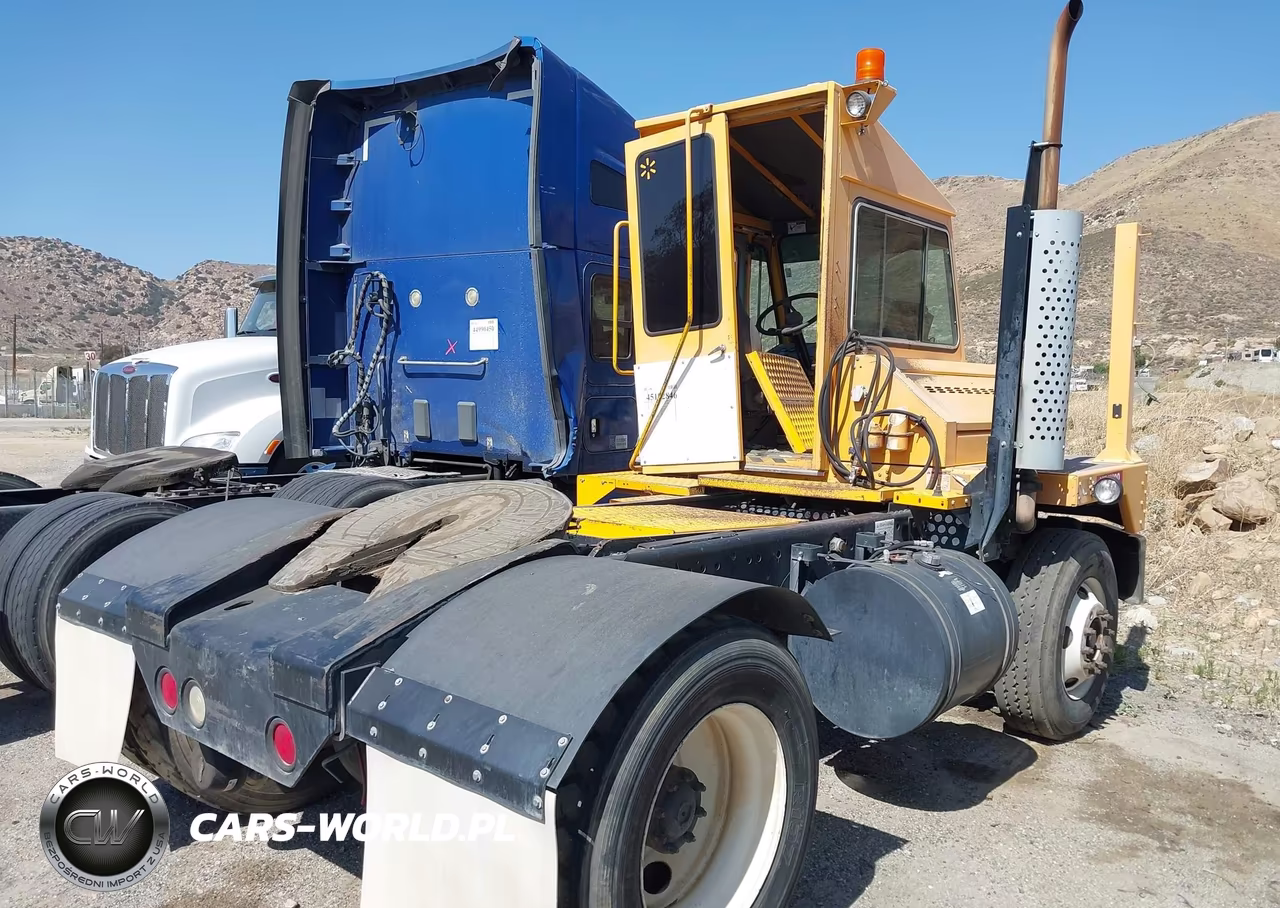 2014 Ottawa T2 Spotter Tractor VIN:333742 - 4