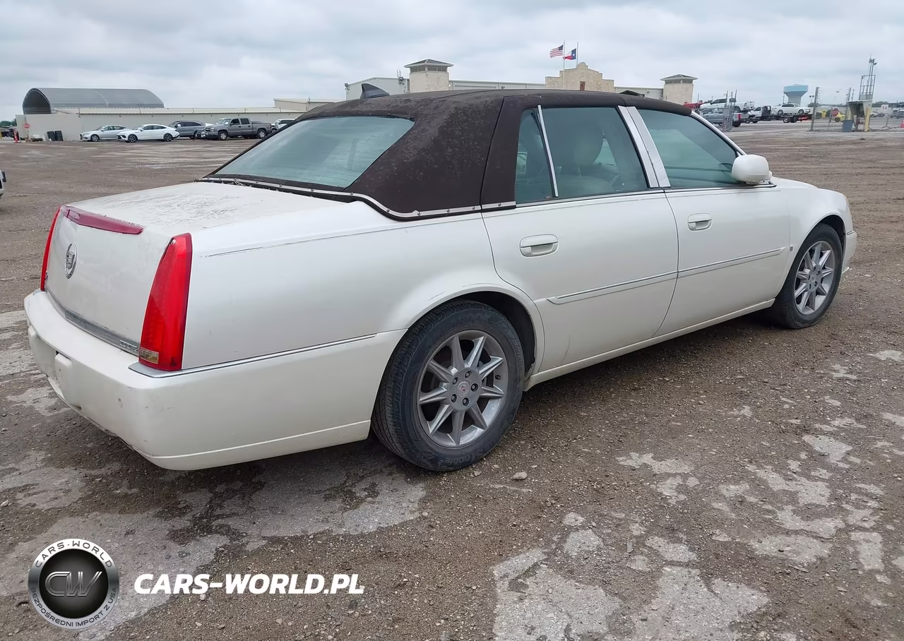 2010 Cadillac Dts Luxury Collection VIN:1G6KD5EY5AU107941 - 4