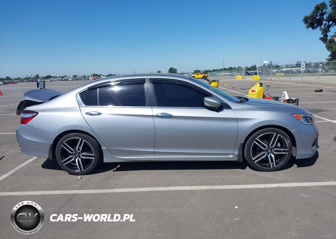2017 Honda Accord Sport VIN:1HGCR2F56HA031472 - 13
