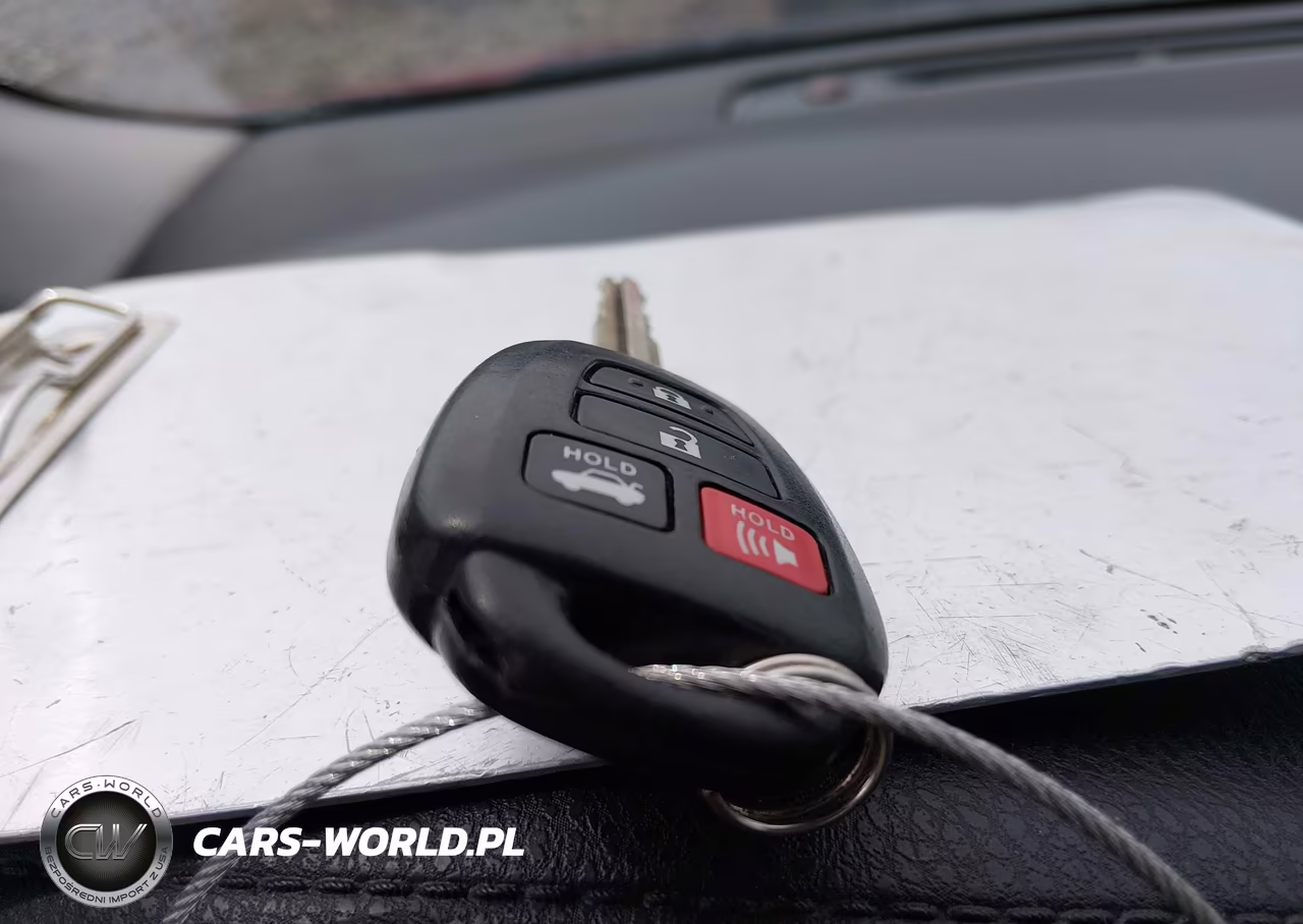 2018 Toyota Corolla Le VIN:2T1BURHE1JC015373 - 11