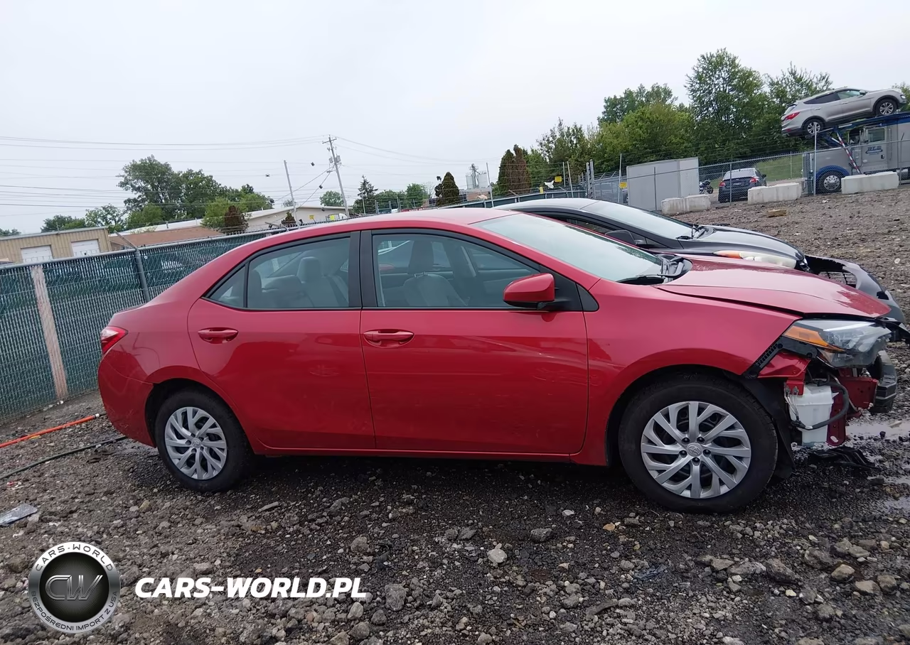 2018 Toyota Corolla Le VIN:2T1BURHE1JC015373 - 14