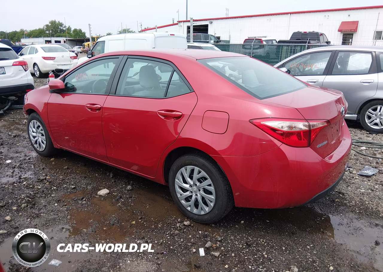 2018 Toyota Corolla Le VIN:2T1BURHE1JC015373 - 3