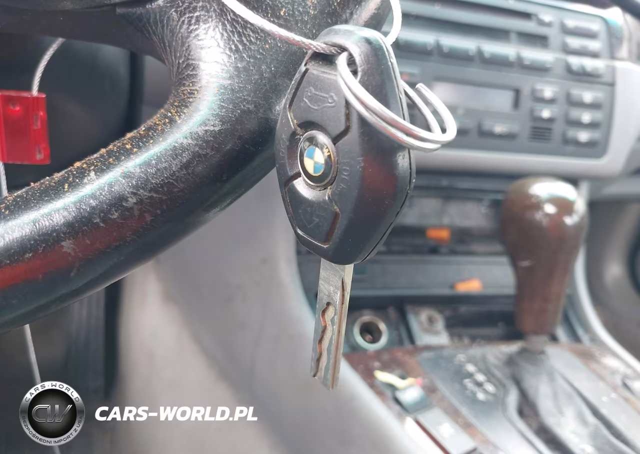 2005 BMW 325I VIN:WBAEV33475KW18464 - 11