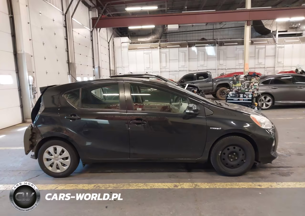2012 Toyota Prius C Three VIN:JTDKDTB38C1016273 - 14