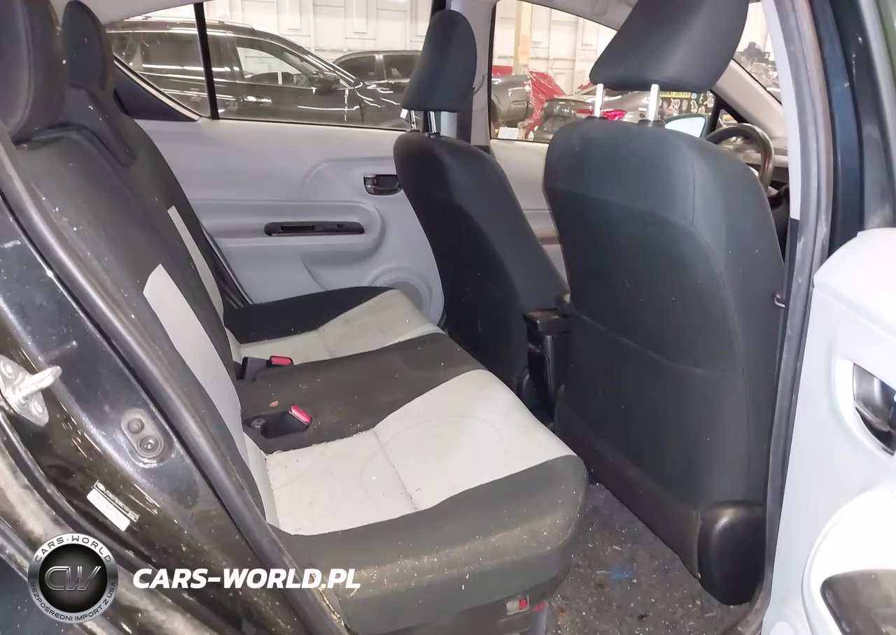 2012 Toyota Prius C Three VIN:JTDKDTB38C1016273 - 8