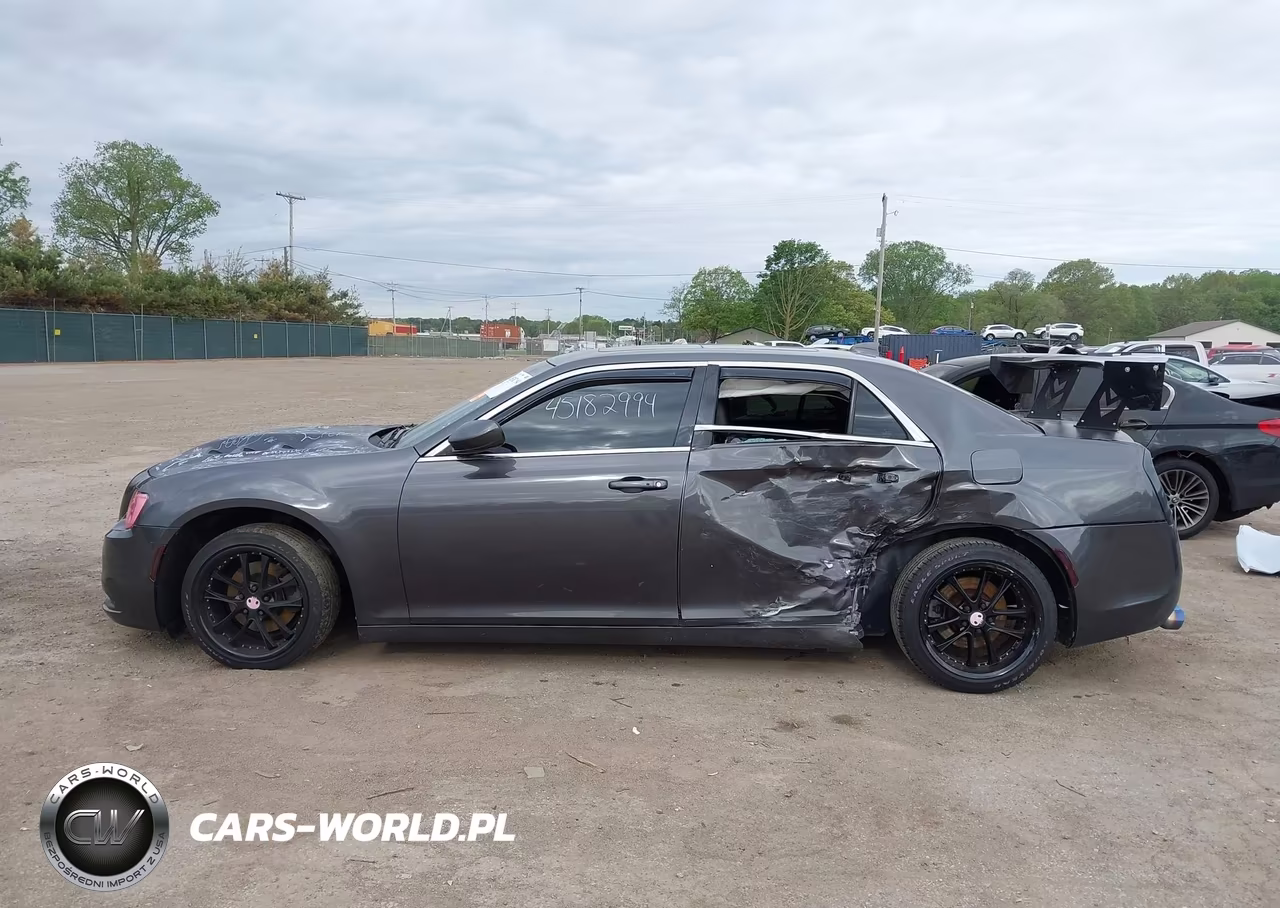 2020 Chrysler 300 Touring L VIN:2C3CCAAG5LH128454 - 15