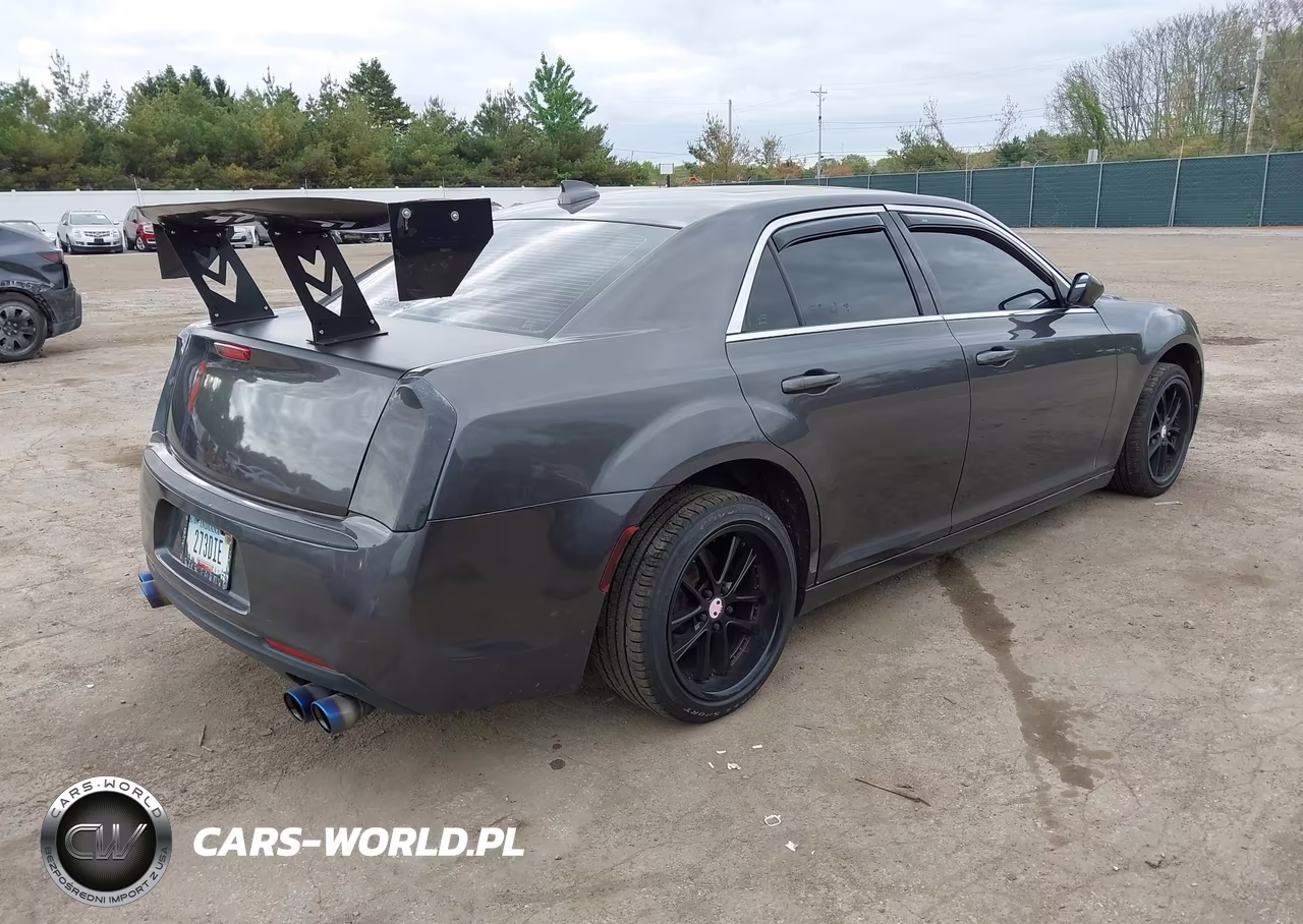 2020 Chrysler 300 Touring L VIN:2C3CCAAG5LH128454 - 4