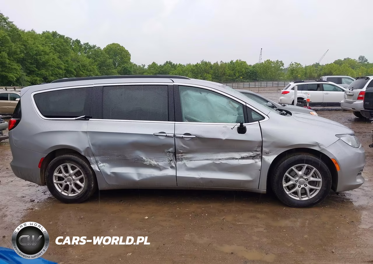 2017 Chrysler Pacifica Touring VIN:2C4RC1DG4HR621254 - 13