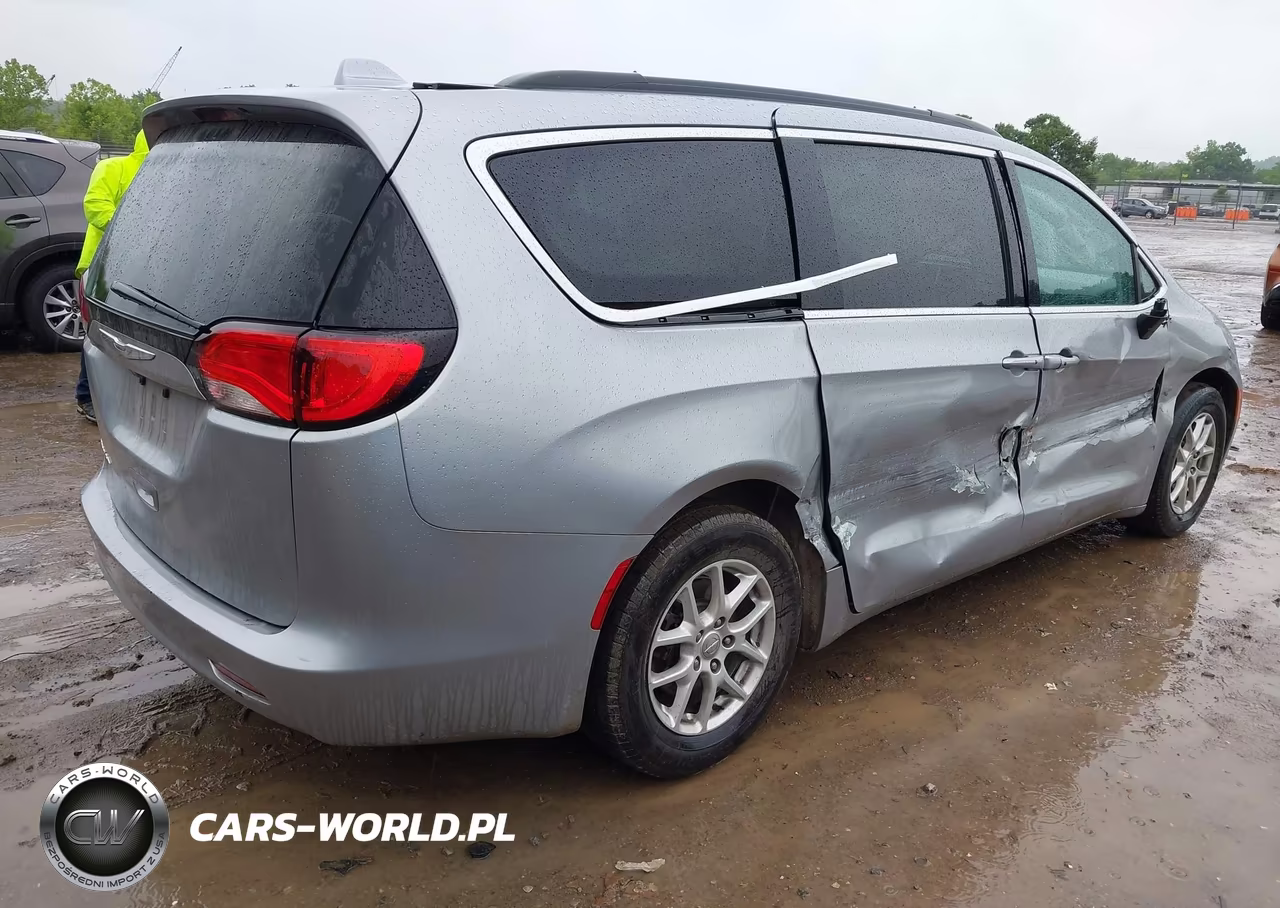 2017 Chrysler Pacifica Touring VIN:2C4RC1DG4HR621254 - 4