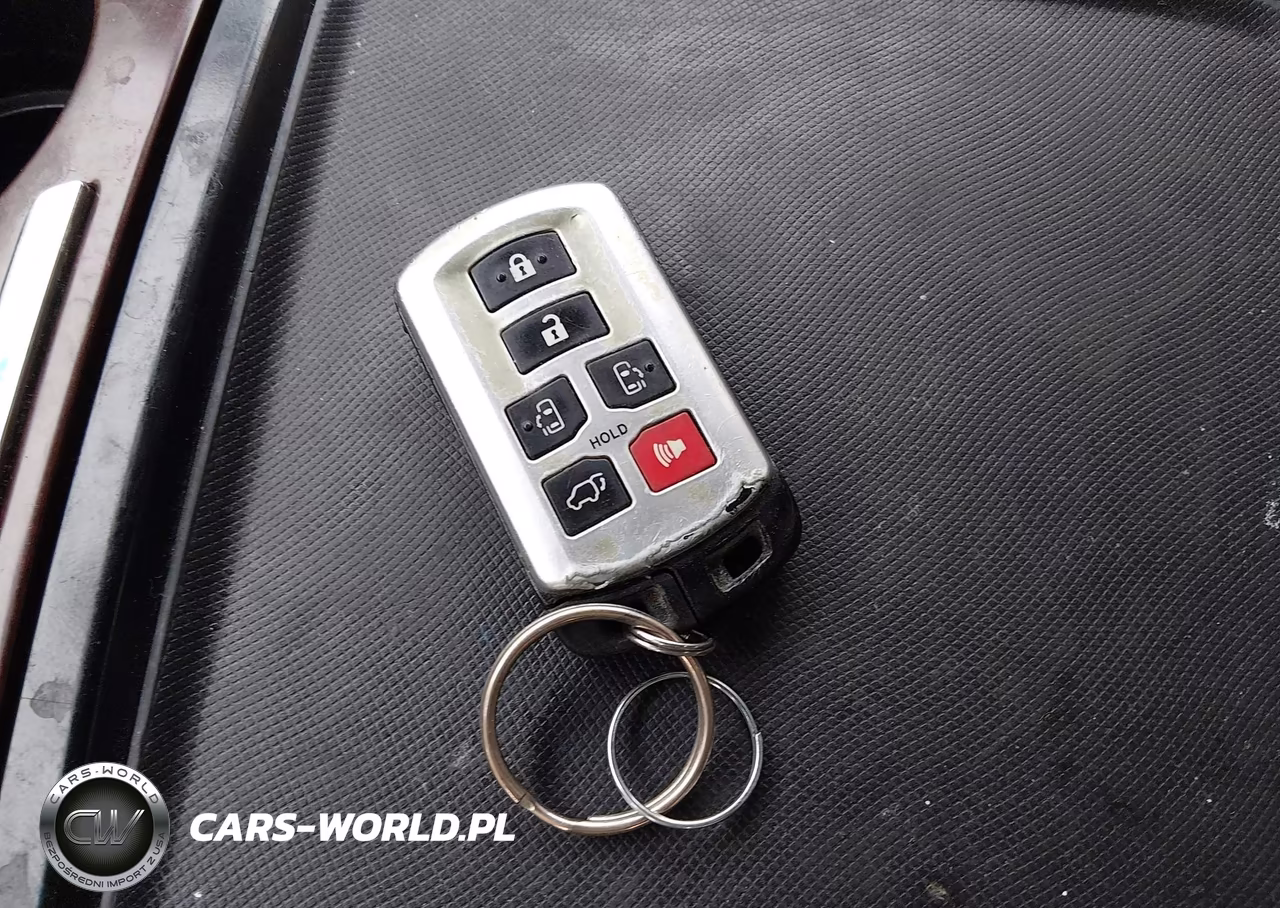 2012 Toyota Sienna Limited 7 Passenger VIN:5TDDK3DC2CS035724 - 11