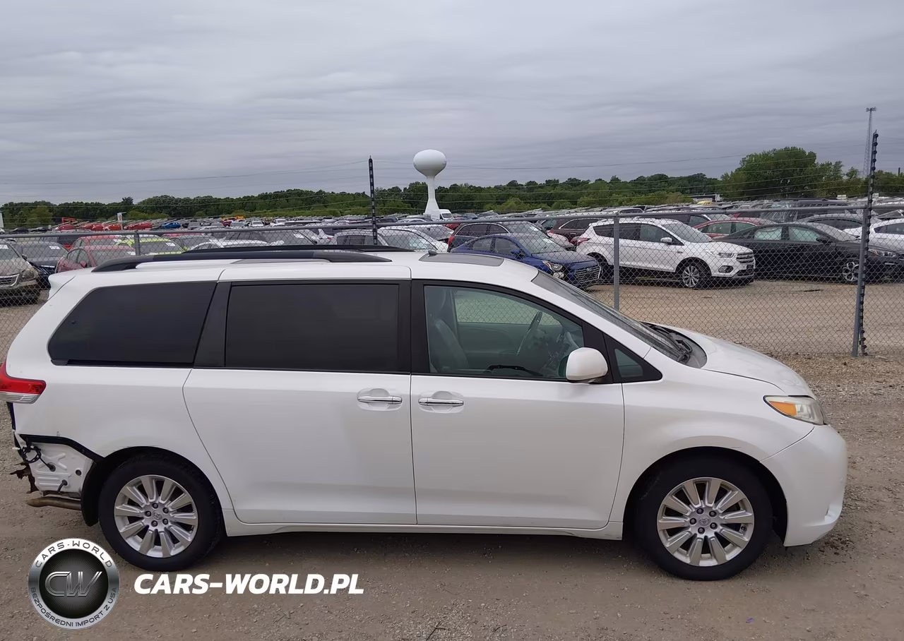 2012 Toyota Sienna Limited 7 Passenger VIN:5TDDK3DC2CS035724 - 13