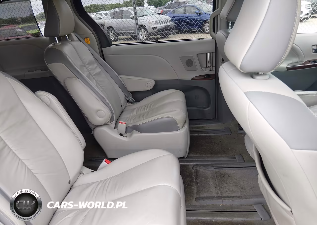 2012 Toyota Sienna Limited 7 Passenger VIN:5TDDK3DC2CS035724 - 8