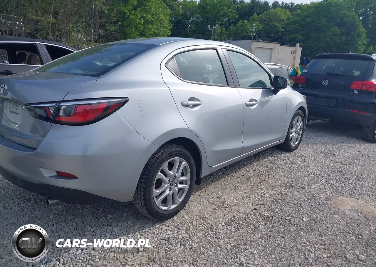 2018 Toyota Yaris Ia VIN:3MYDLBYV5JY318080 - 4