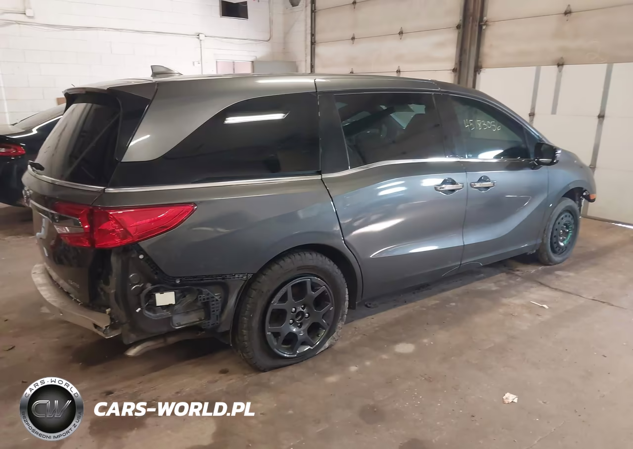 2018 Honda Odyssey Elite VIN:5FNRL6H90JB021924 - 4
