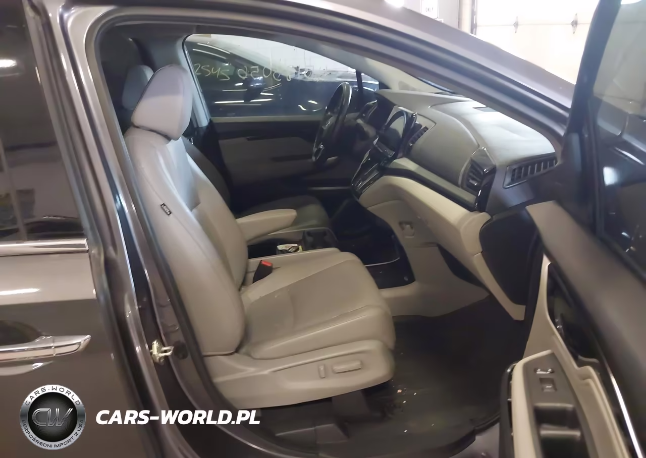 2018 Honda Odyssey Elite VIN:5FNRL6H90JB021924 - 5