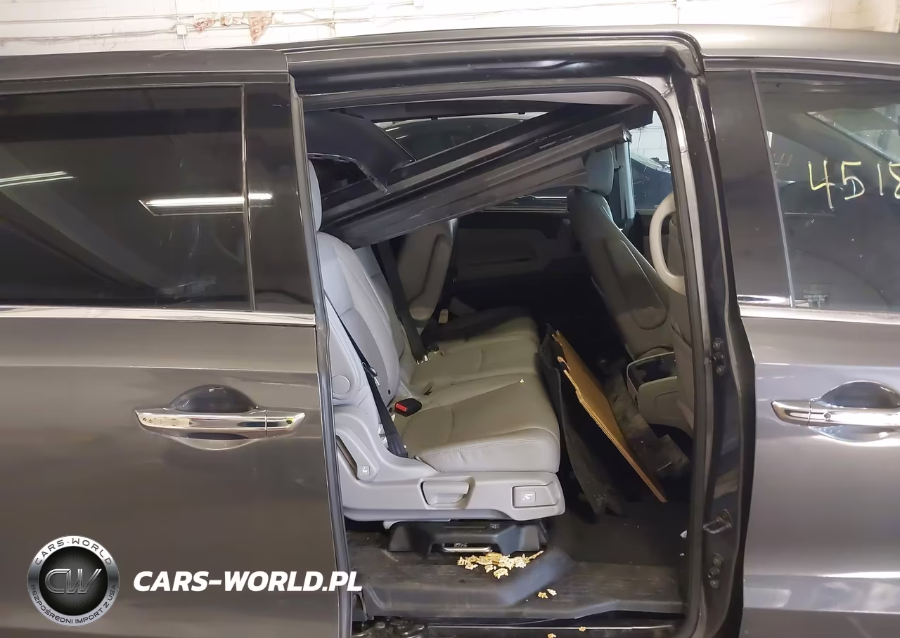 2018 Honda Odyssey Elite VIN:5FNRL6H90JB021924 - 8