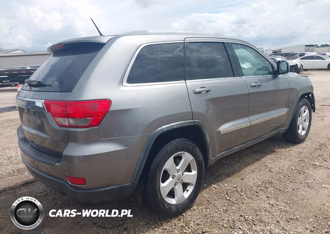 2011 Jeep Grand Cherokee Laredo VIN:1J4RR4GG4BC721280 - 4