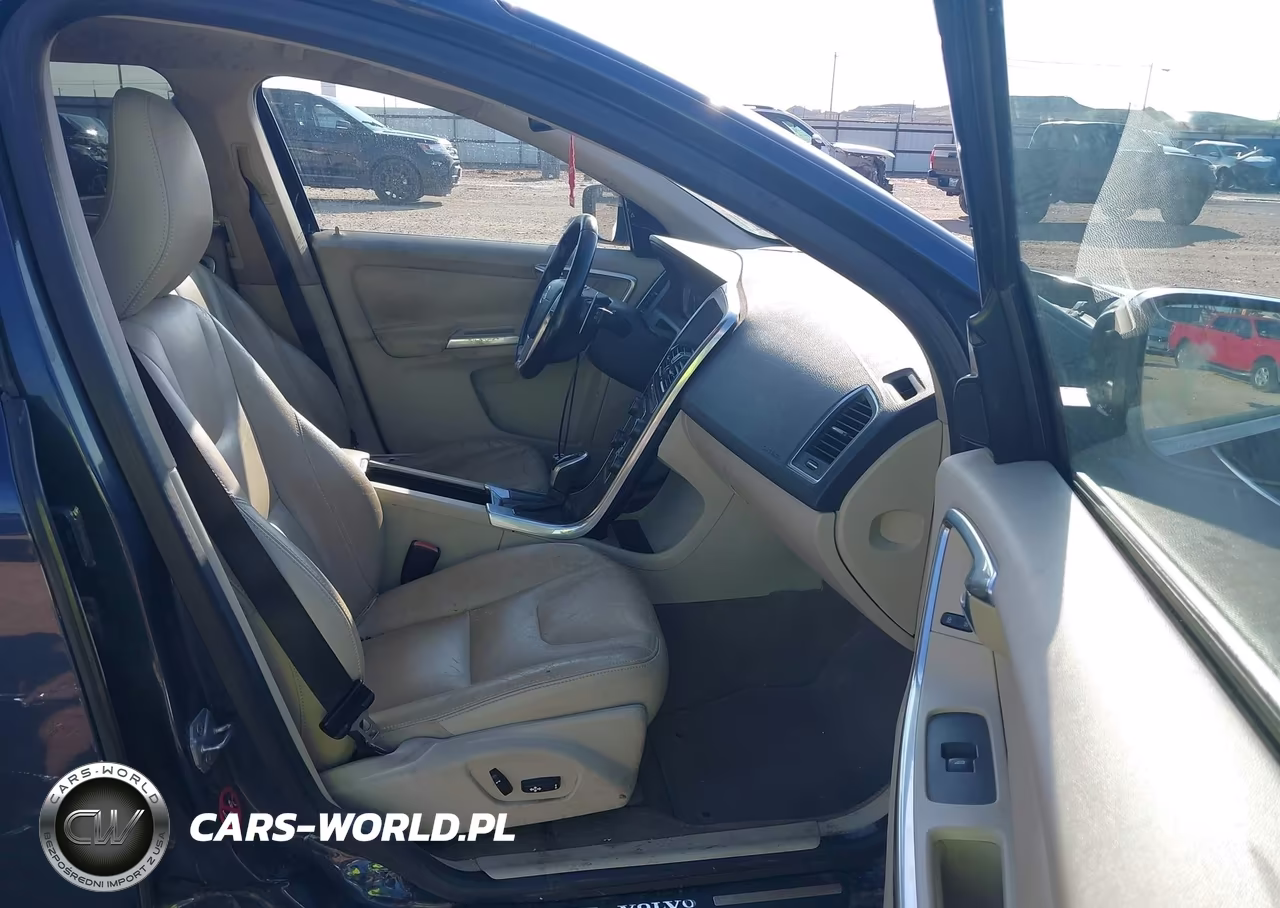 2015 Volvo Xc60 T6 Premier Plus VIN:YV449MDC9F2625350 - 5