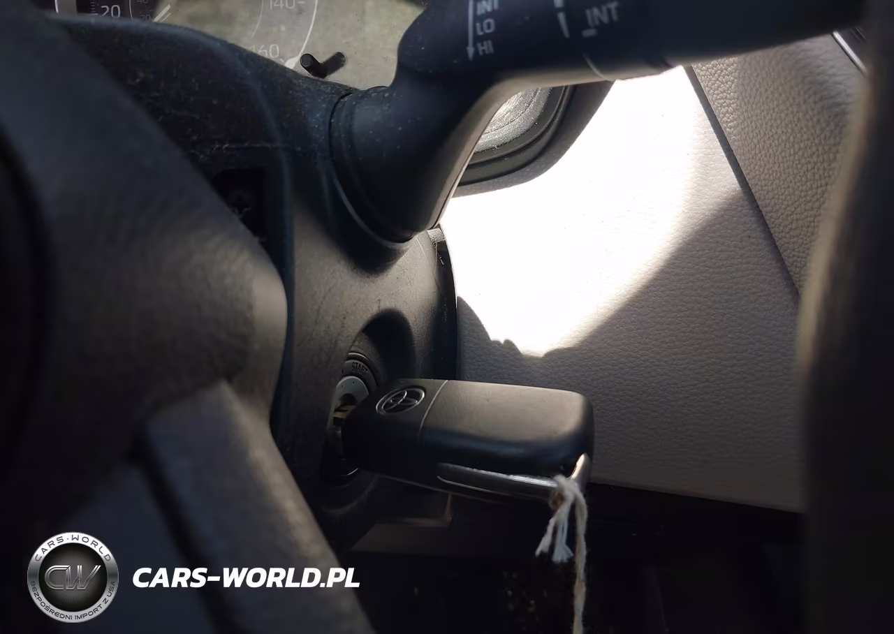 2020 Toyota Corolla Le VIN:5YFEPRAE2LP140061 - 11