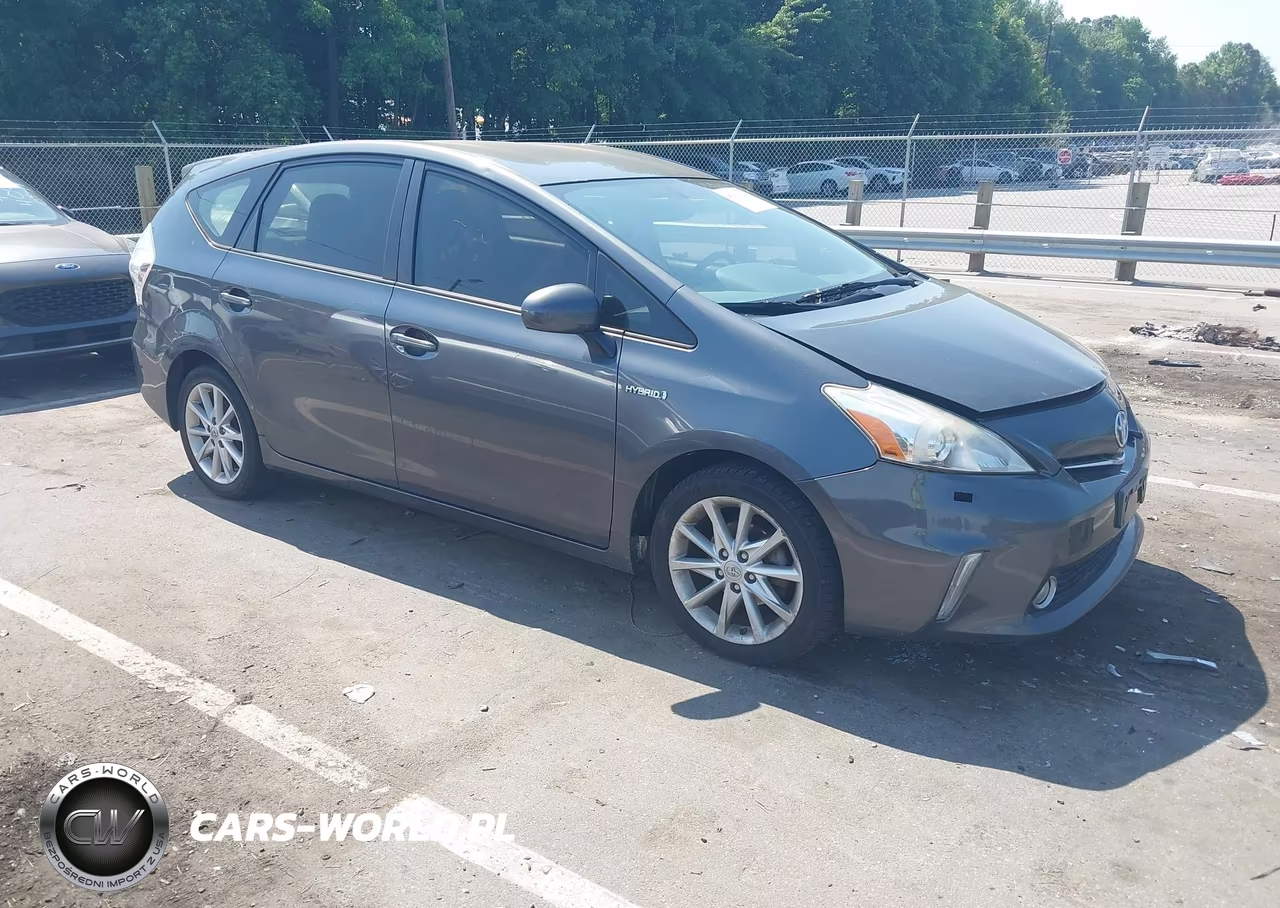 2013 Toyota Prius V Five – zdjęcie 1 z 16