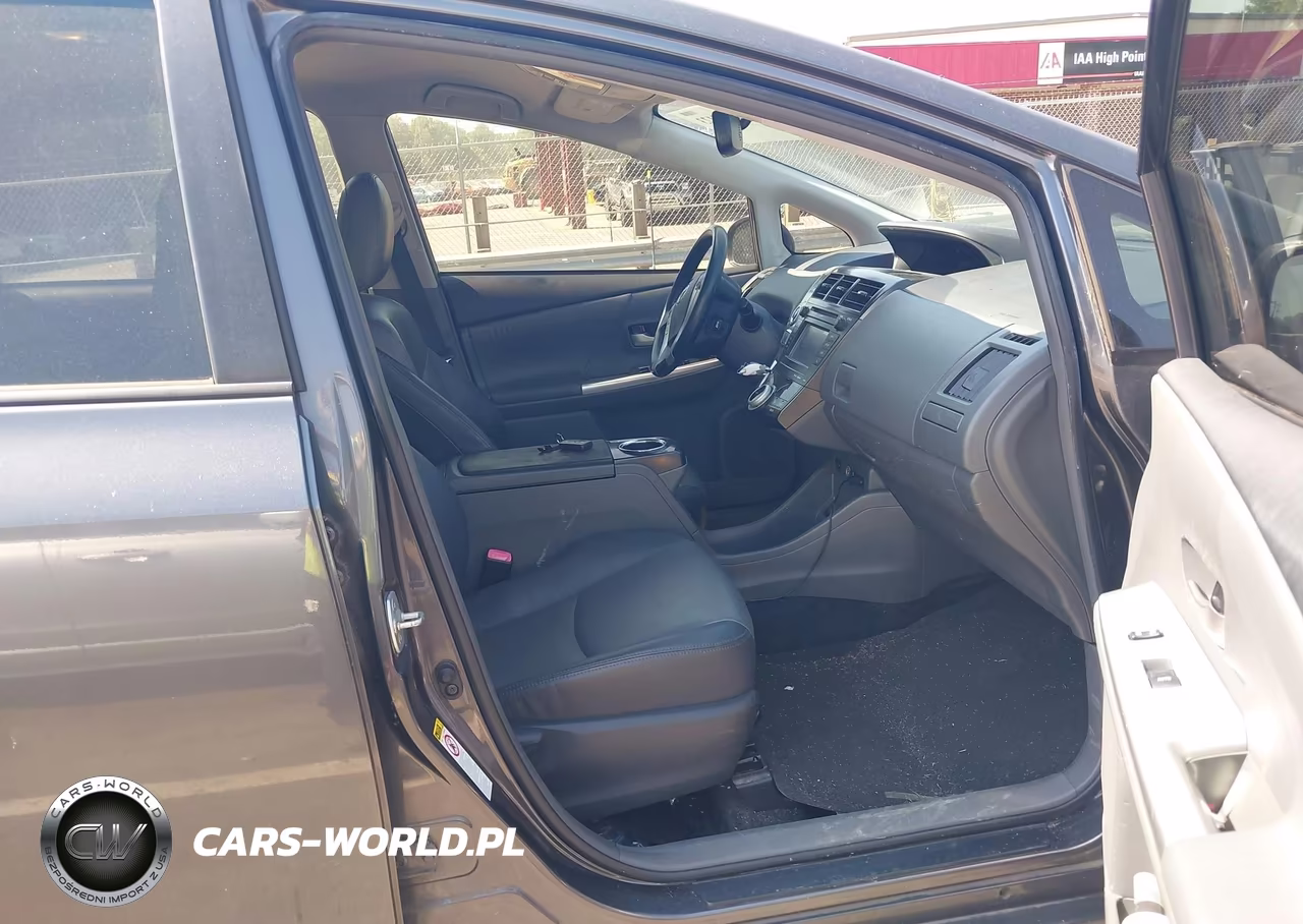 2013 Toyota Prius V Five VIN:JTDZN3EU8D3289820 - 5