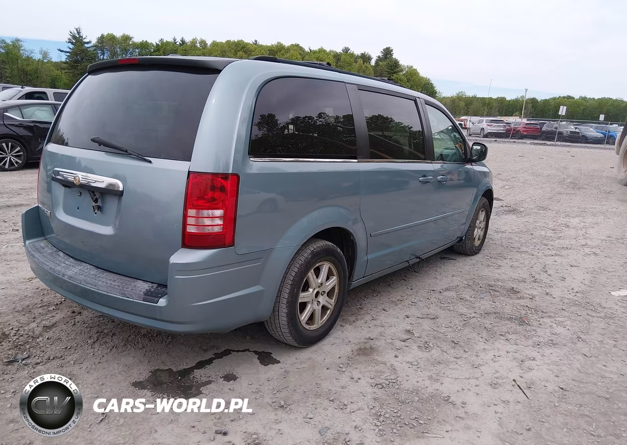 2008 Chrysler Town & Country Touring VIN:2A8HR54P58R666147 - 4