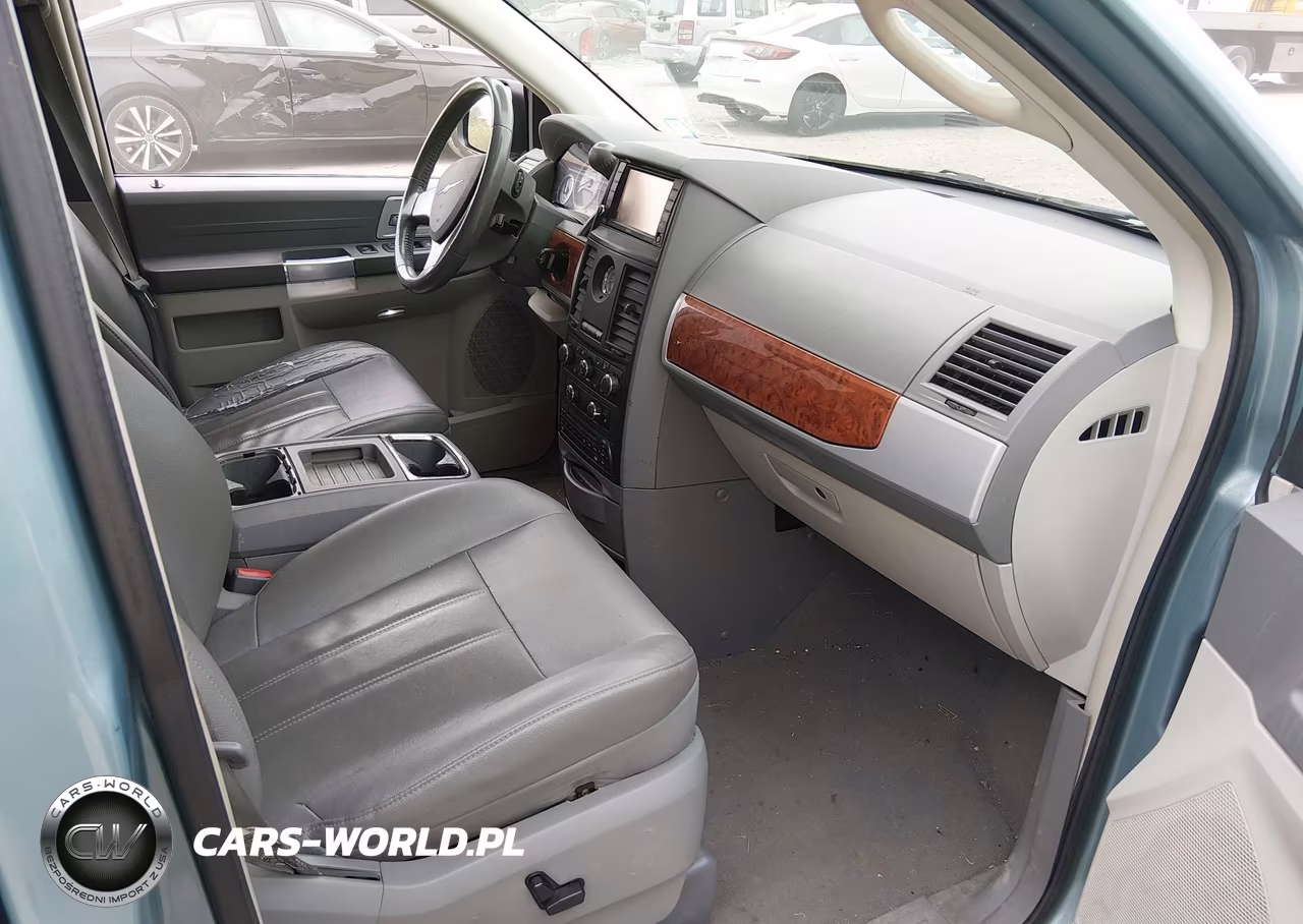 2008 Chrysler Town & Country Touring VIN:2A8HR54P58R666147 - 5