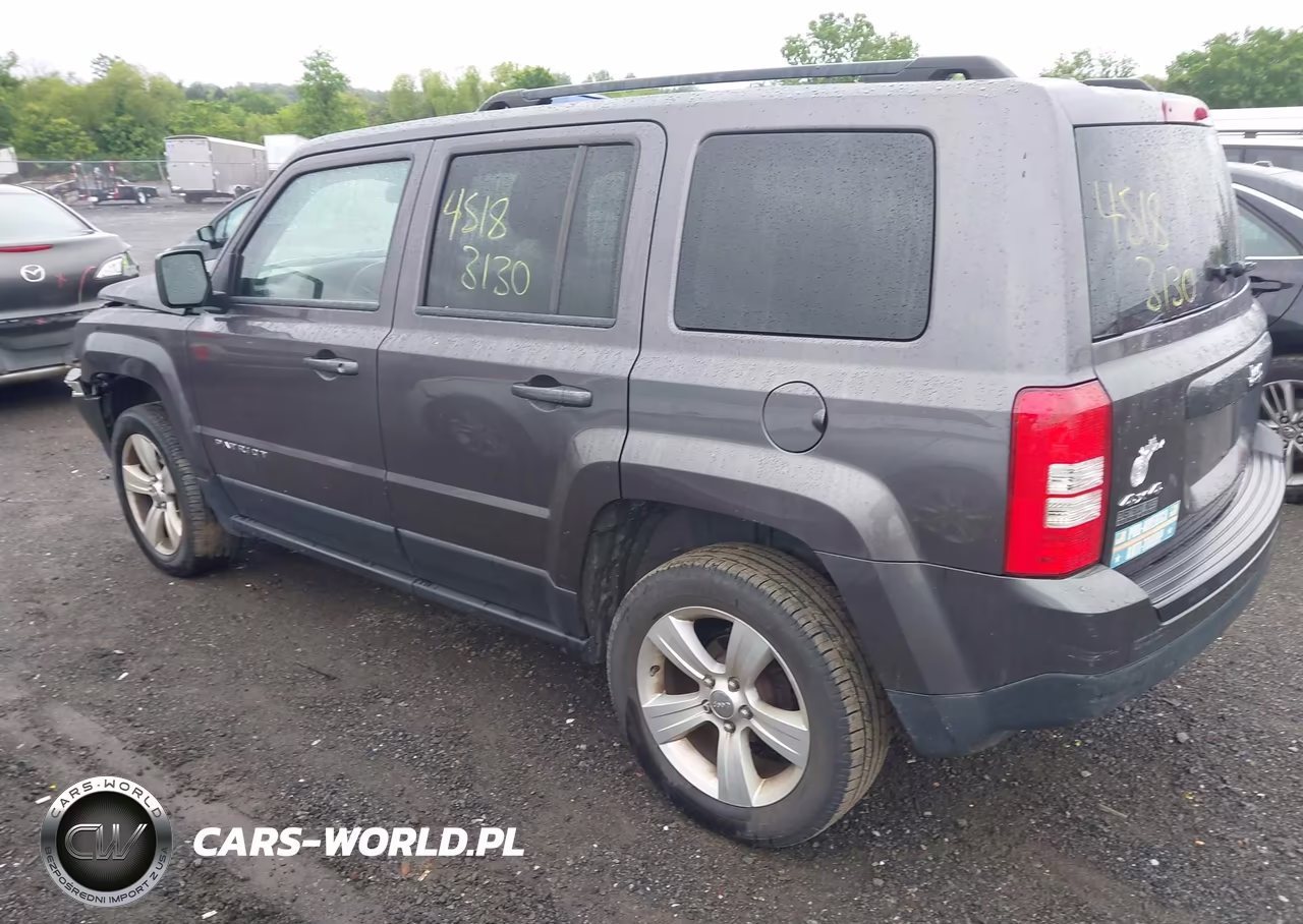 2015 Jeep Patriot Latitude VIN:1C4NJRFB2FD417430 - 3