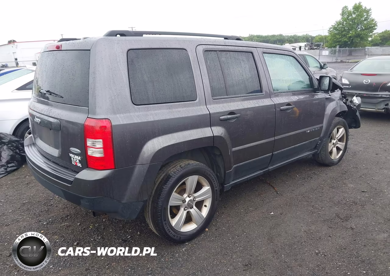 2015 Jeep Patriot Latitude VIN:1C4NJRFB2FD417430 - 4