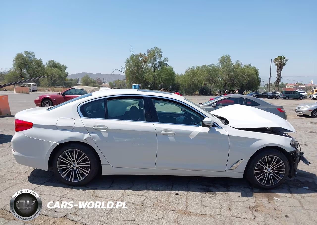 2019 BMW 530I VIN:WBAJA5C5XKBX86514 - 13