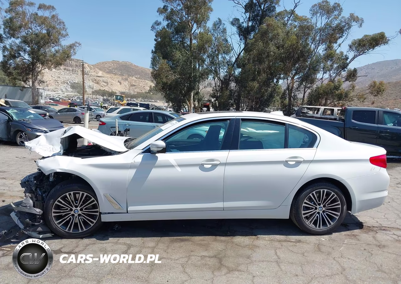 2019 BMW 530I VIN:WBAJA5C5XKBX86514 - 14