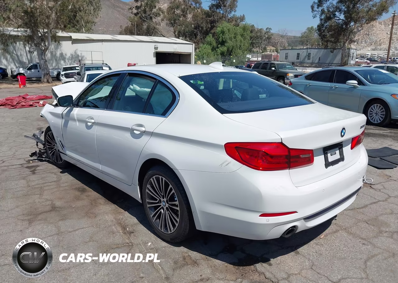 2019 BMW 530I VIN:WBAJA5C5XKBX86514 - 3