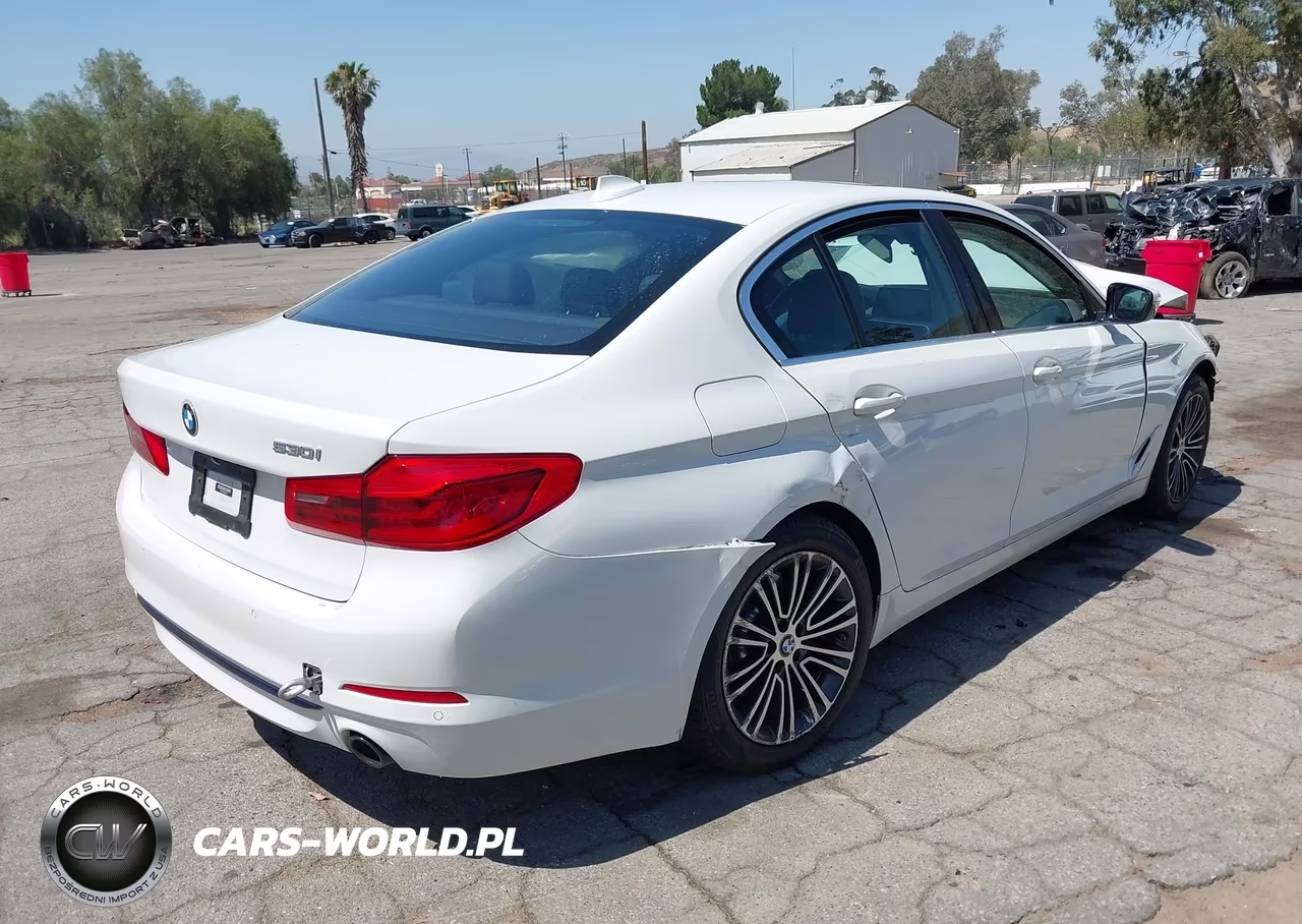 2019 BMW 530I VIN:WBAJA5C5XKBX86514 - 4