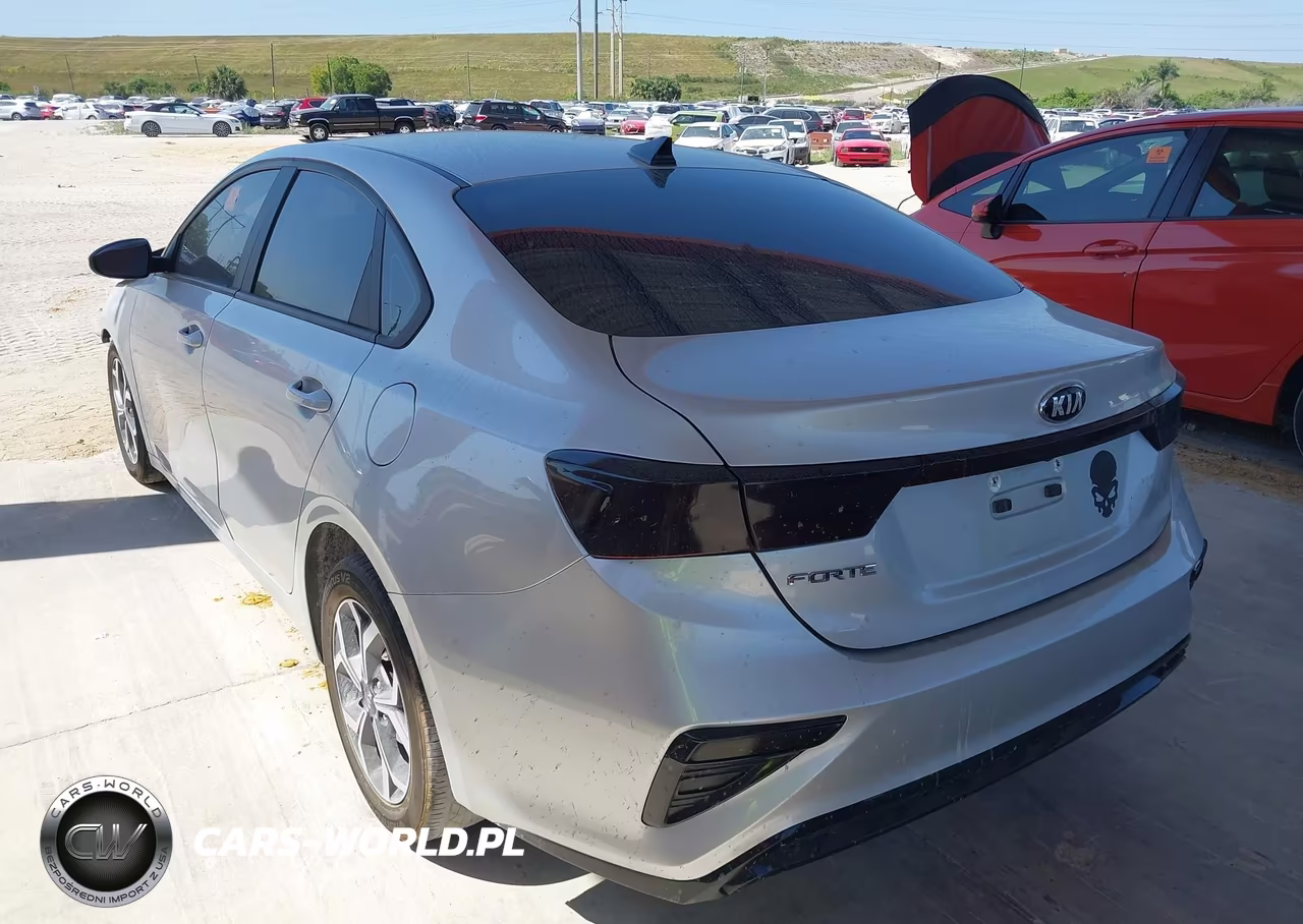 2020 Kia Forte Lxs VIN:3KPF24AD7LE207722 - 3