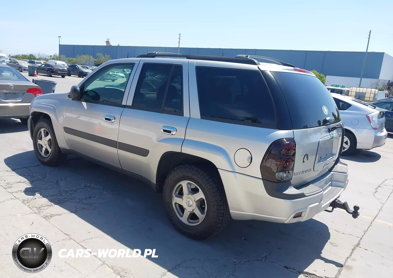 2005 Chevrolet Trailblazer Ls VIN:1GNDT13S552319800 - 3