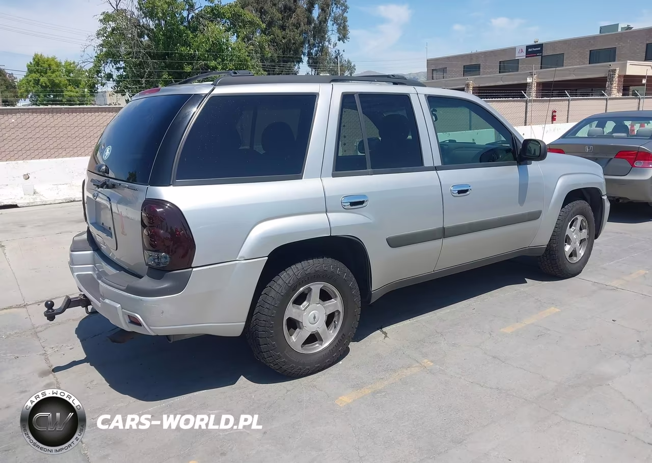 2005 Chevrolet Trailblazer Ls VIN:1GNDT13S552319800 - 4