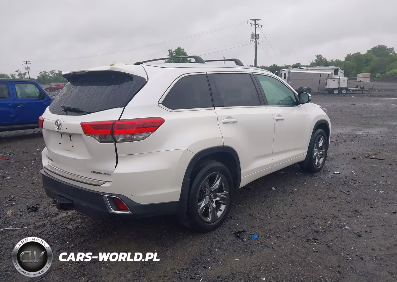 2017 Toyota Highlander Limited Platinum VIN:5TDDZRFH9HS419742 - 4