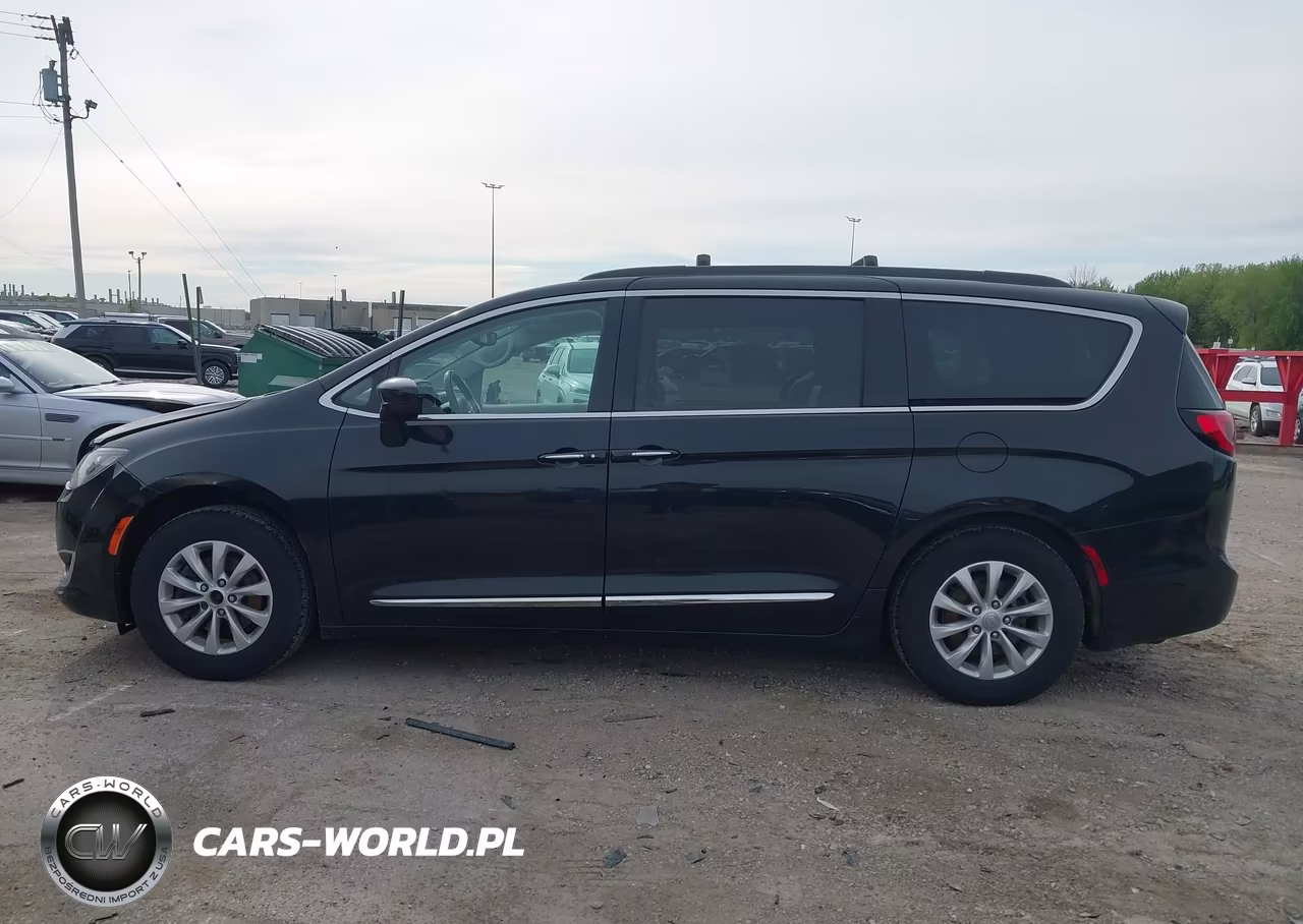 2017 Chrysler Pacifica Touring-L VIN:2C4RC1BG3HR635911 - 15