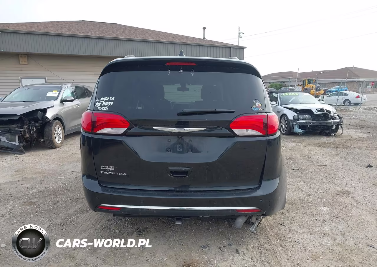 2017 Chrysler Pacifica Touring-L VIN:2C4RC1BG3HR635911 - 17