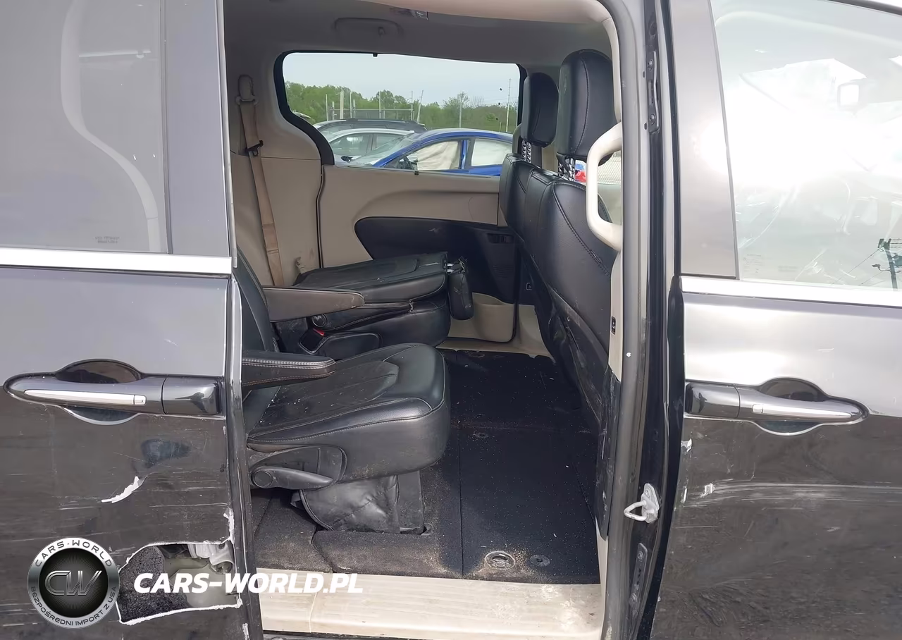 2017 Chrysler Pacifica Touring-L VIN:2C4RC1BG3HR635911 - 8