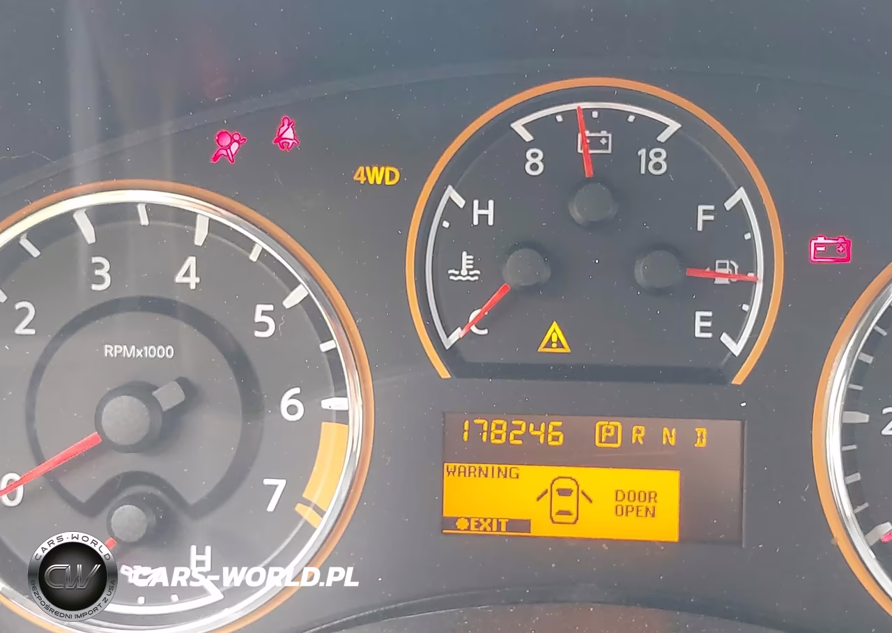 2015 Nissan Armada Platinum VIN:5N1BA0NE6FN610051 - 16