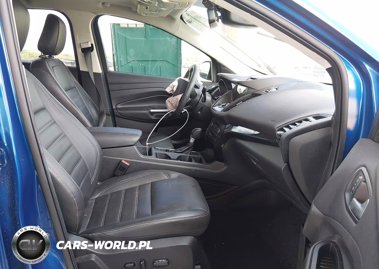 2018 Ford Escape Titanium VIN:1FMCU0J94JUC73642 - 5
