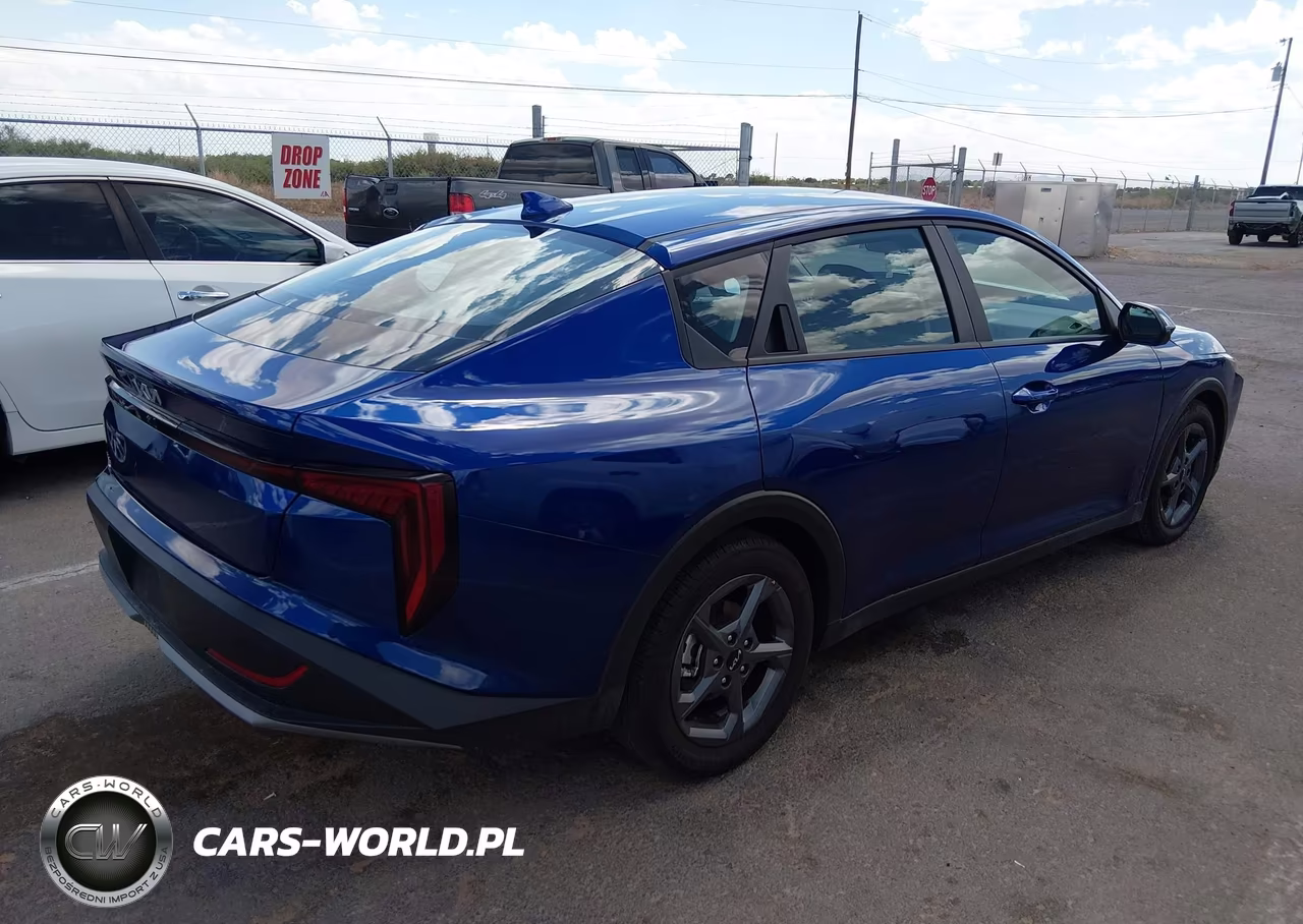 2025 Kia K4 Lxs VIN:3KPFT4DE3SE034443 - 4