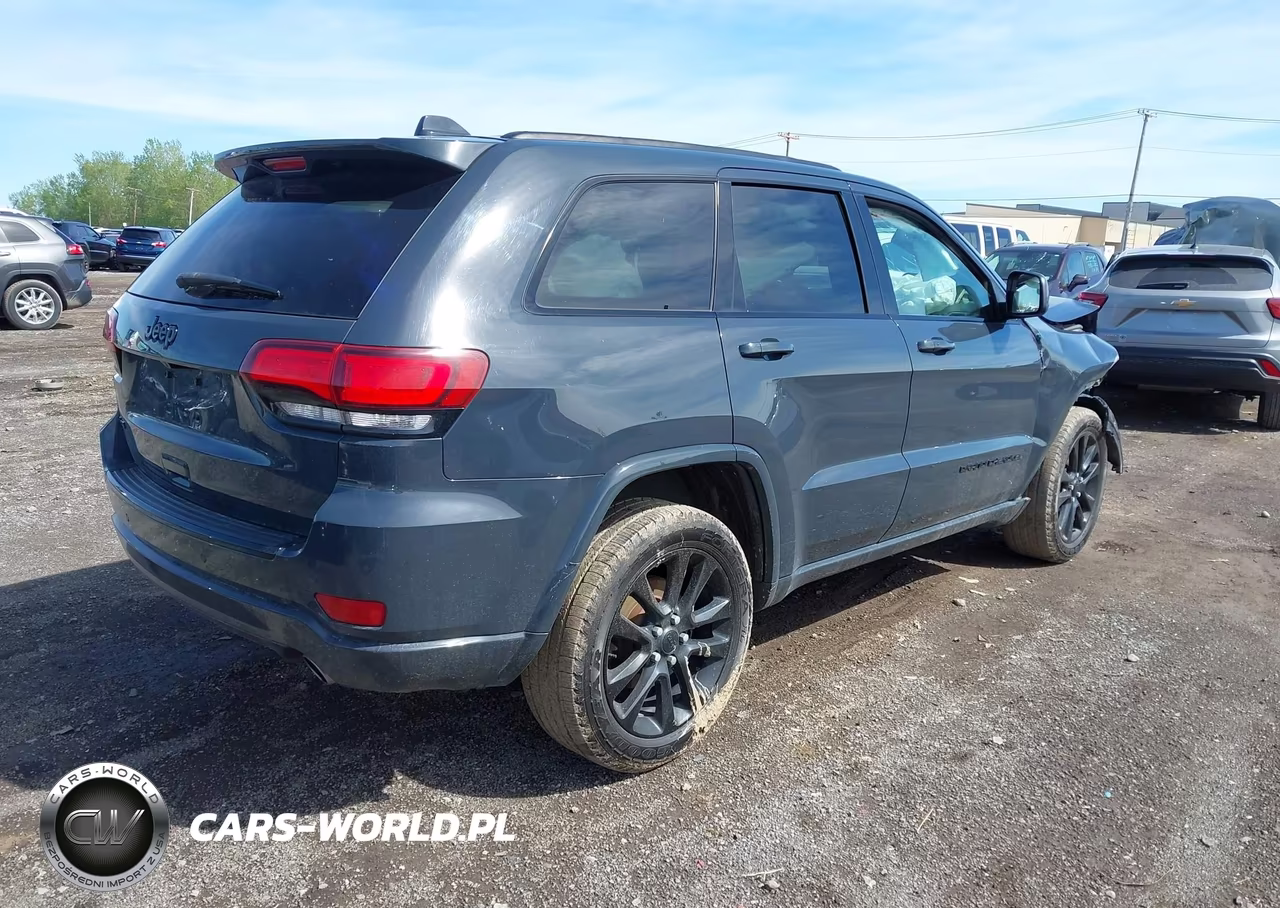 2018 Jeep Grand Cherokee Altitude 4X4 VIN:1C4RJFAG6JC421711 - 4