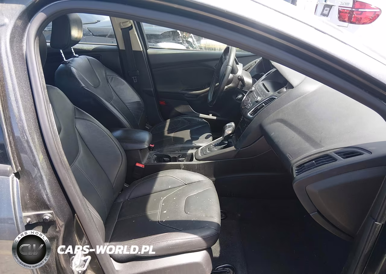 2016 Ford Focus Se VIN:1FADP3K28GL286367 - 5