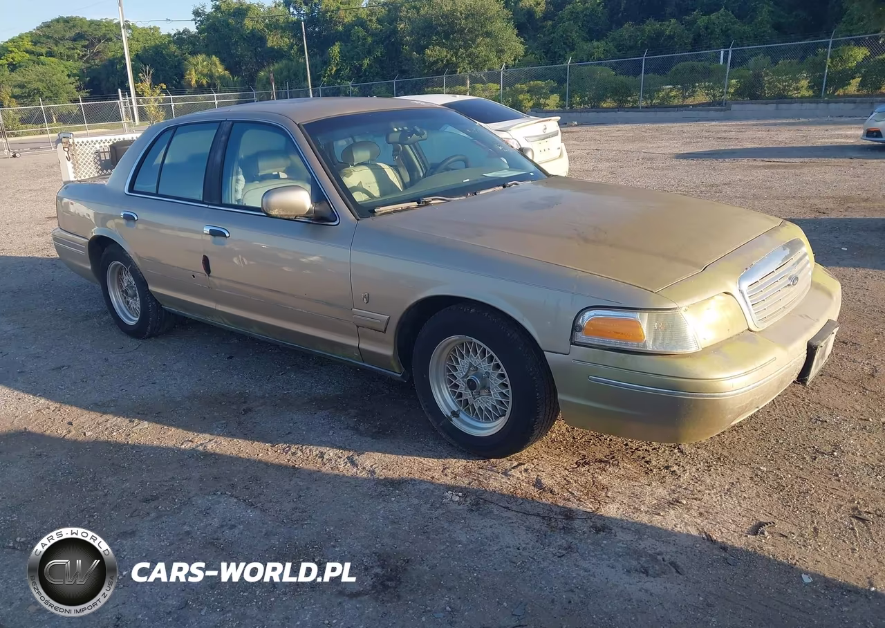 2000 Ford Crown Victoria Lx